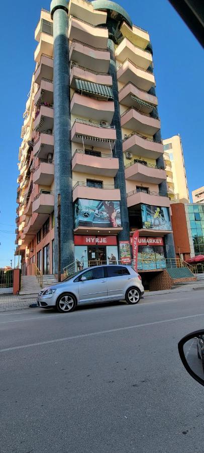 Charming Apartment Lushnjë Kültér fotó